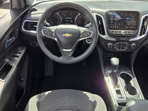 Used 2024 Chevrolet Equinox LT FWD image 11