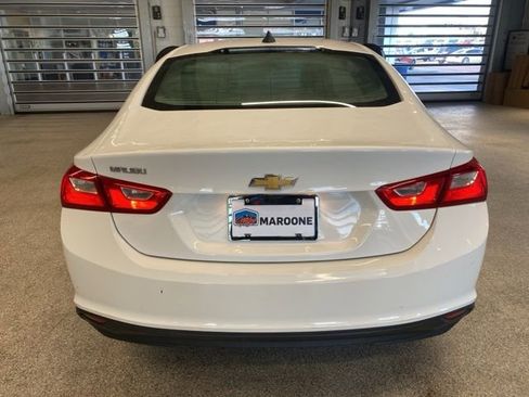 Used 2017 Chevrolet Malibu LS w/ LPO, Convenience Package 1 FWD image 6