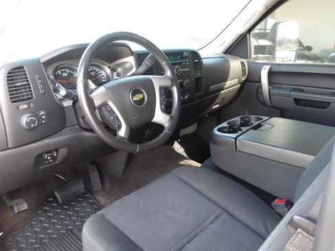Used 2013 Chevrolet Silverado 2500 LT AWD/4WD image 9