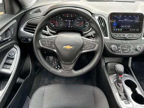 Used 2025 Chevrolet Malibu RS FWD image 15