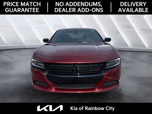 Used 2019 Dodge Charger SXT w/ Blacktop Package RWD image 2