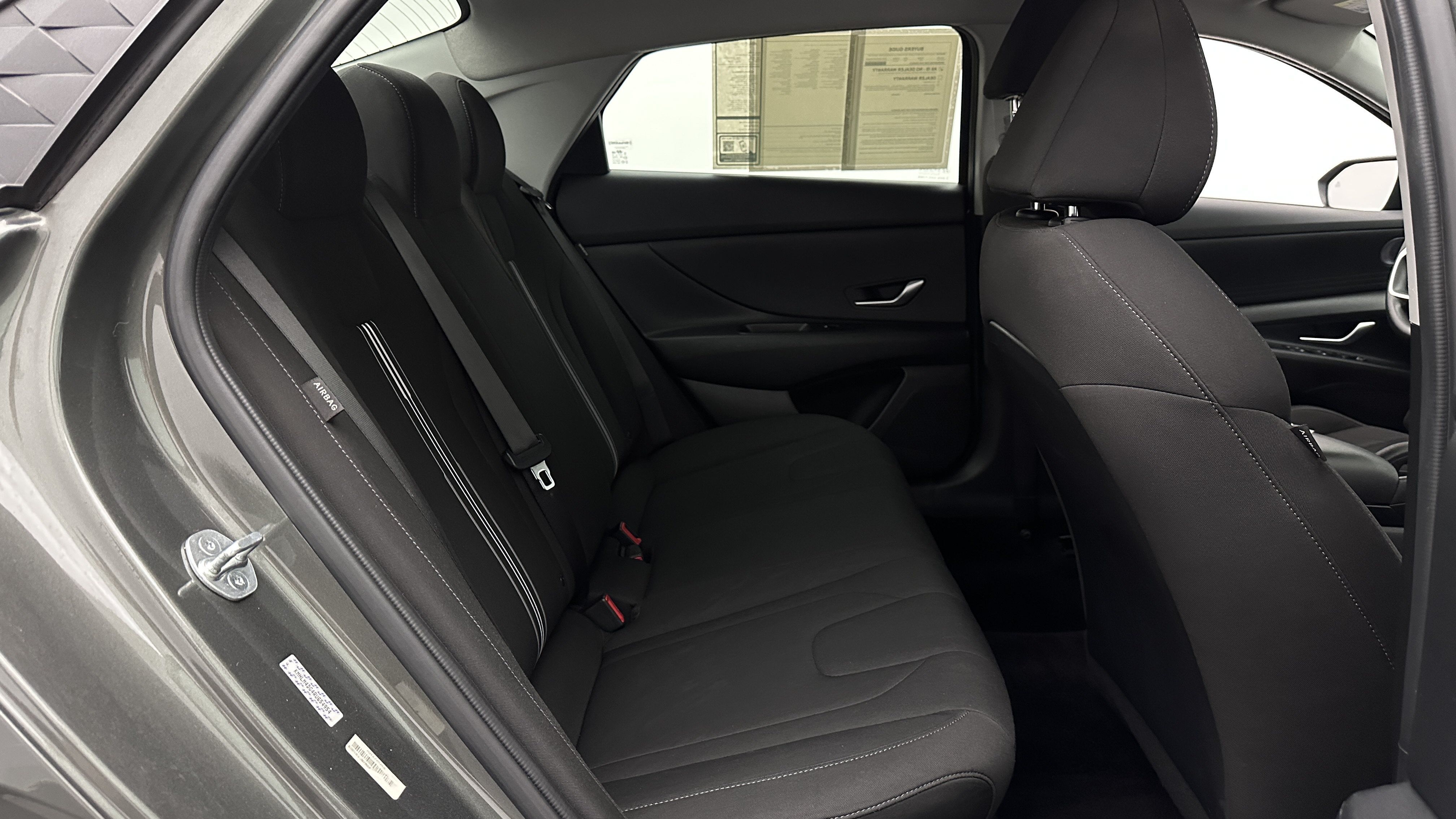 Used 2024 Hyundai Elantra SEL FWD image 31