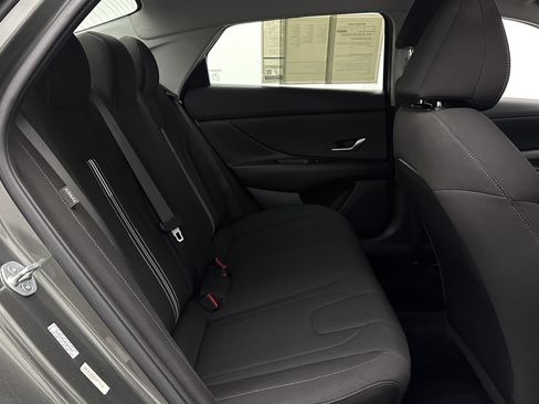 Used 2024 Hyundai Elantra SEL FWD image 31