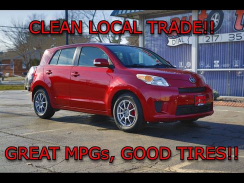 Used 2010 Scion xD image 1