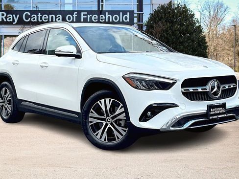 Used 2025 Mercedes-Benz GLA 250 4MATIC image 11