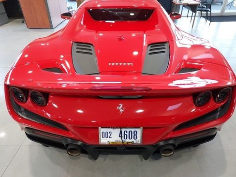 Used 2021 Ferrari F8 Tributo image 4