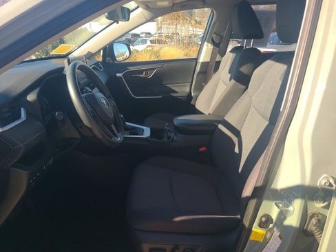 Used 2019 Toyota RAV4 XLE image 16