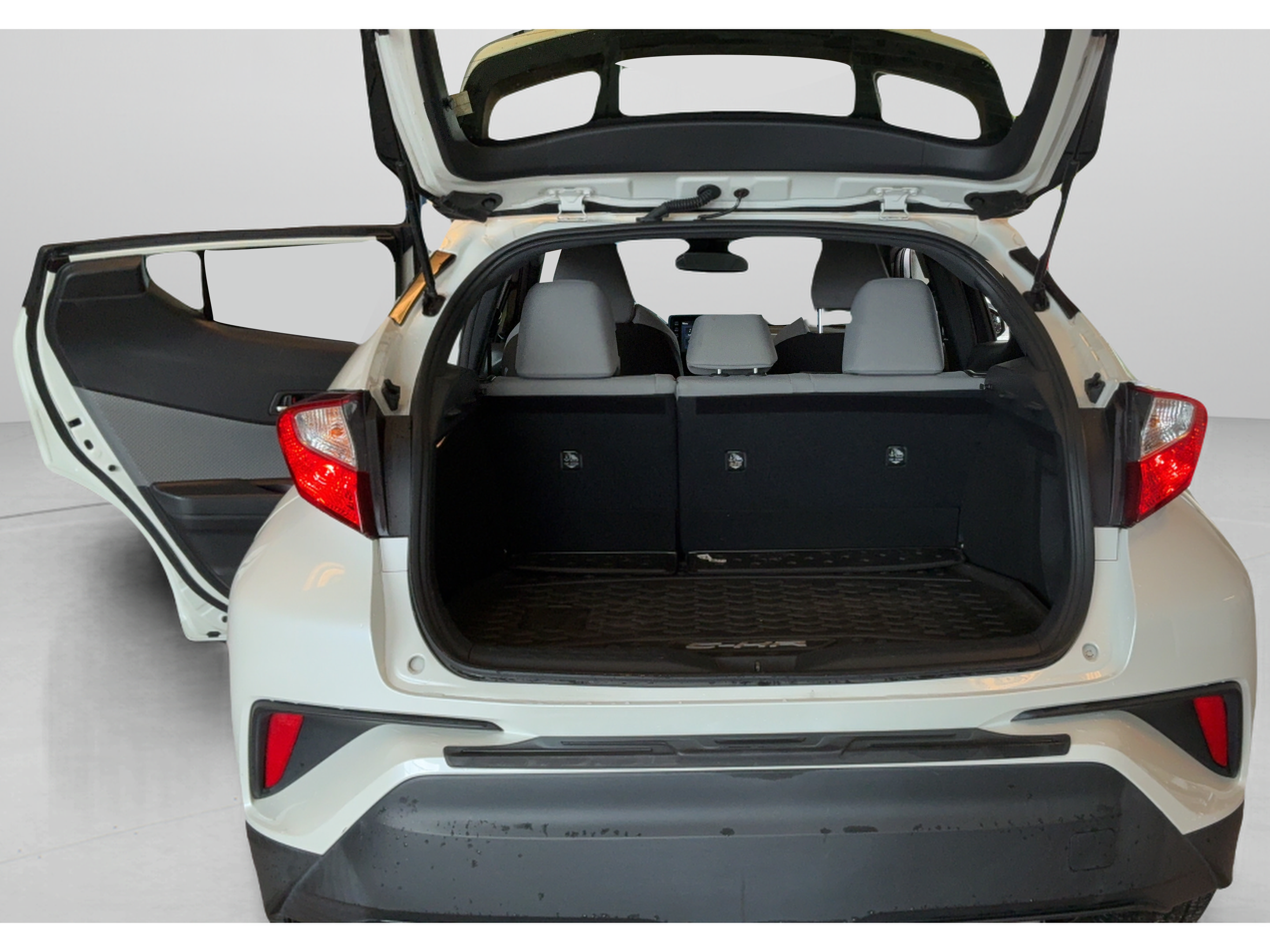 Used 2019 Toyota C-HR XLE FWD image 27