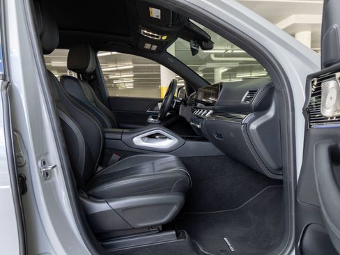 Used 2024 Mercedes-Benz GLS 580 4MATIC image 27