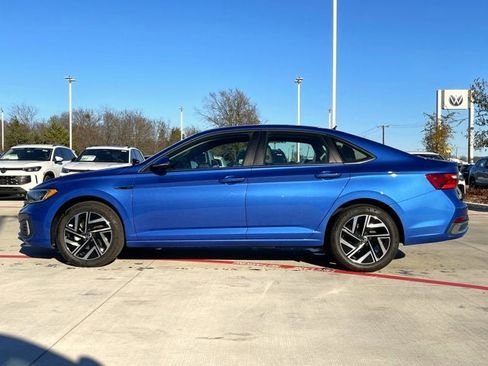 Used 2024 Volkswagen Jetta SEL image 3