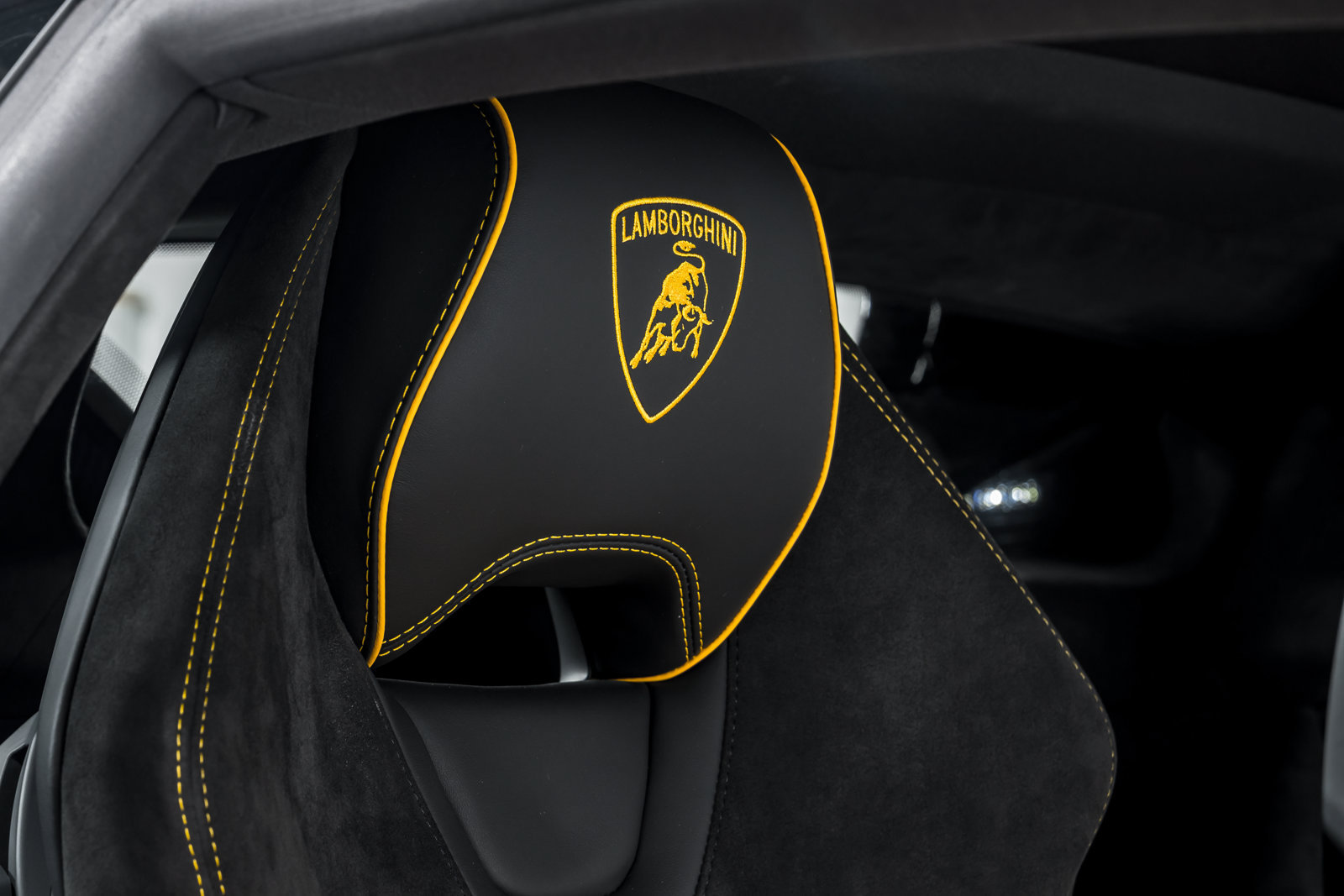 Used 2023 Lamborghini Huracan Tecnica RWD image 36