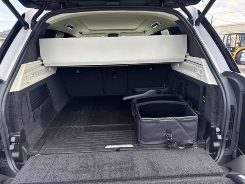 New 2025 Land Rover Range Rover SE image 7