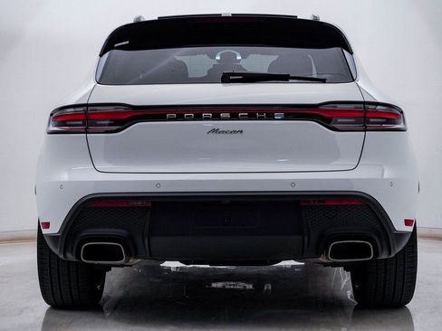 Certified 2025 Porsche Macan AWD/4WD image 10