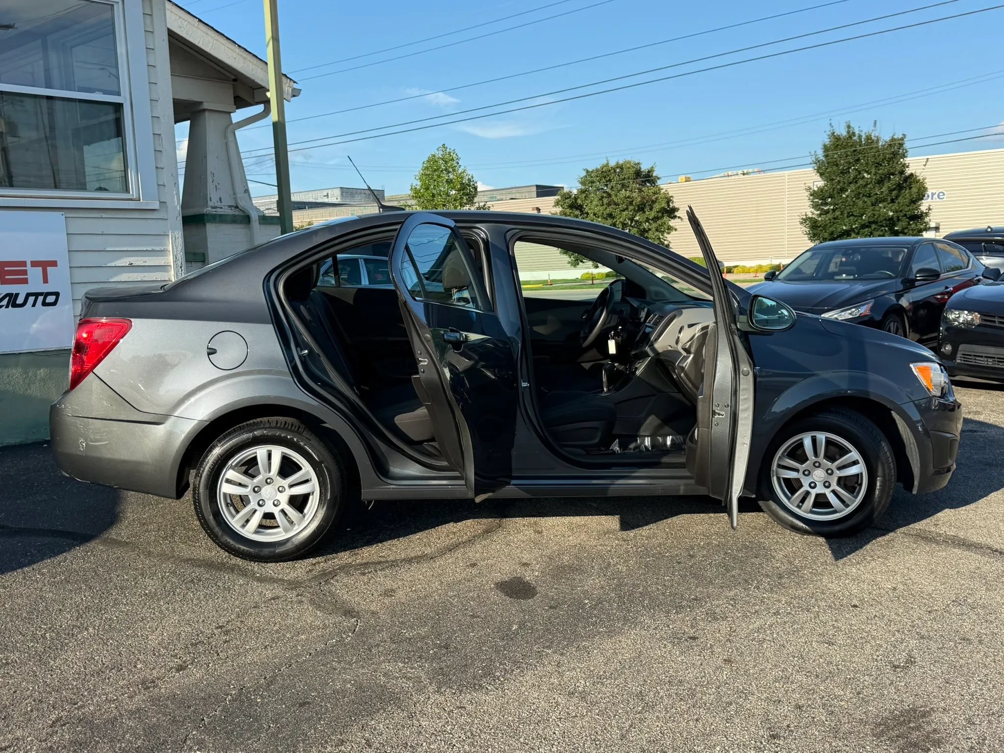 Used 2013 Chevrolet Sonic LT FWD image 22