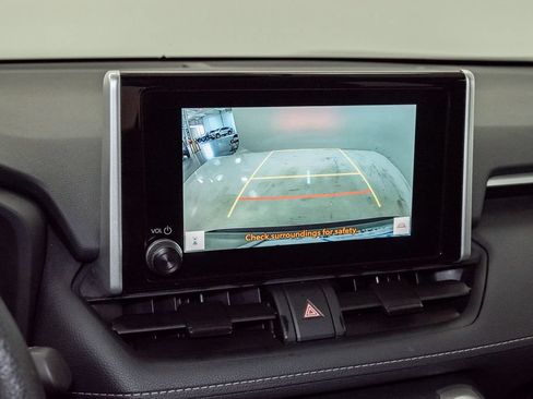 Used 2025 Toyota RAV4 XLE AWD/4WD image 15