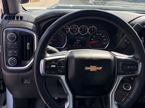 Used 2022 Chevrolet Silverado 2500 LT w/ Convenience Package AWD/4WD image 9