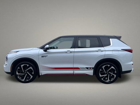Used 2024 Mitsubishi Outlander Ralliart AWD/4WD image 2