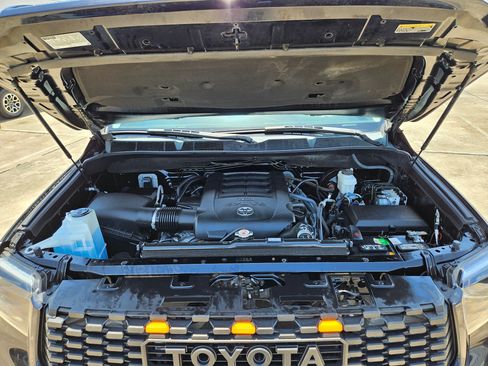Used 2020 Toyota Tundra SR5 w/ SR5 Upgrade Package AWD/4WD image 28
