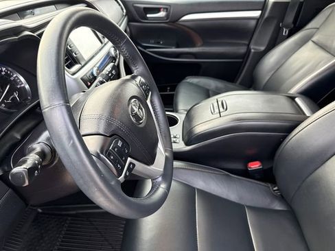 Used 2016 Toyota Highlander XLE FWD image 21
