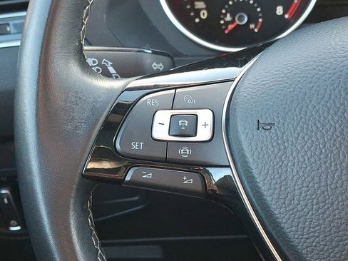 Certified 2021 Volkswagen Tiguan SE R-Line image 25