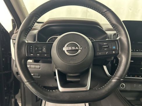 Used 2022 Nissan Rogue SL w/ SL Premium Package image 11