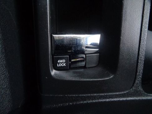 Used 2017 Jeep Patriot High Altitude image 34