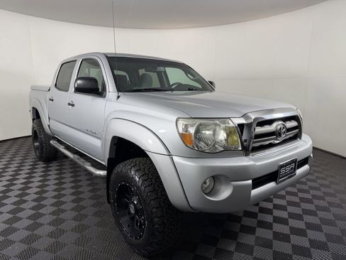 Used 2010 Toyota Tacoma PreRunner RWD image 4