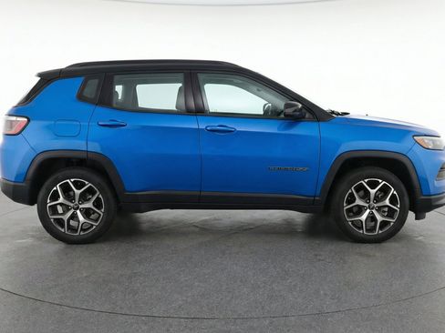 Used 2025 Jeep Compass Limited AWD/4WD image 11