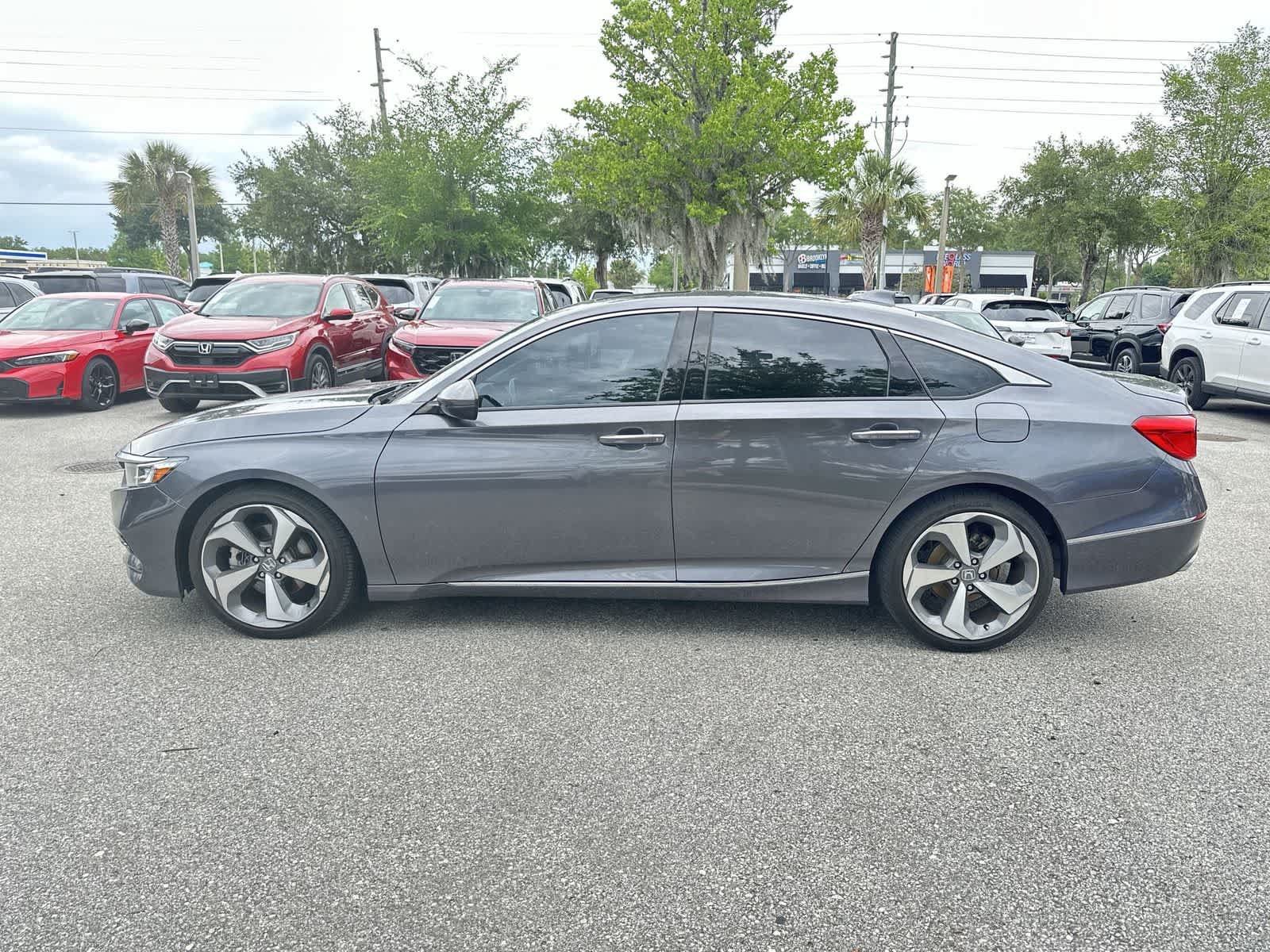 Used 2020 Honda Accord Touring image 3