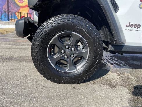 Certified 2023 Jeep Gladiator Rubicon w/ Cold Weather Group image 9