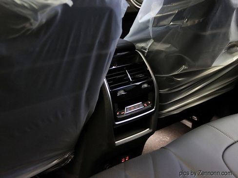 Used 2026 BMW X5 xDrive40i w/ Climate Comfort Package image 17