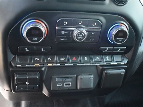 Used 2020 Chevrolet Silverado 1500 LT w/ All-Star Edition image 28