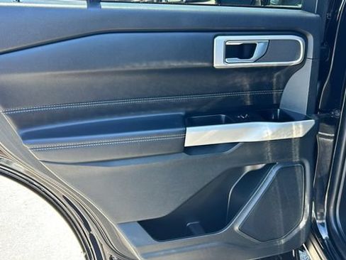Certified 2022 Ford Explorer XLT RWD image 15