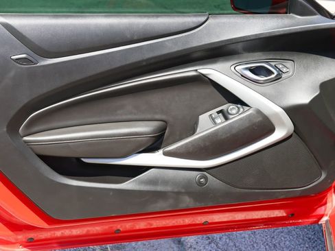 Used 2019 Chevrolet Camaro LT RWD image 4