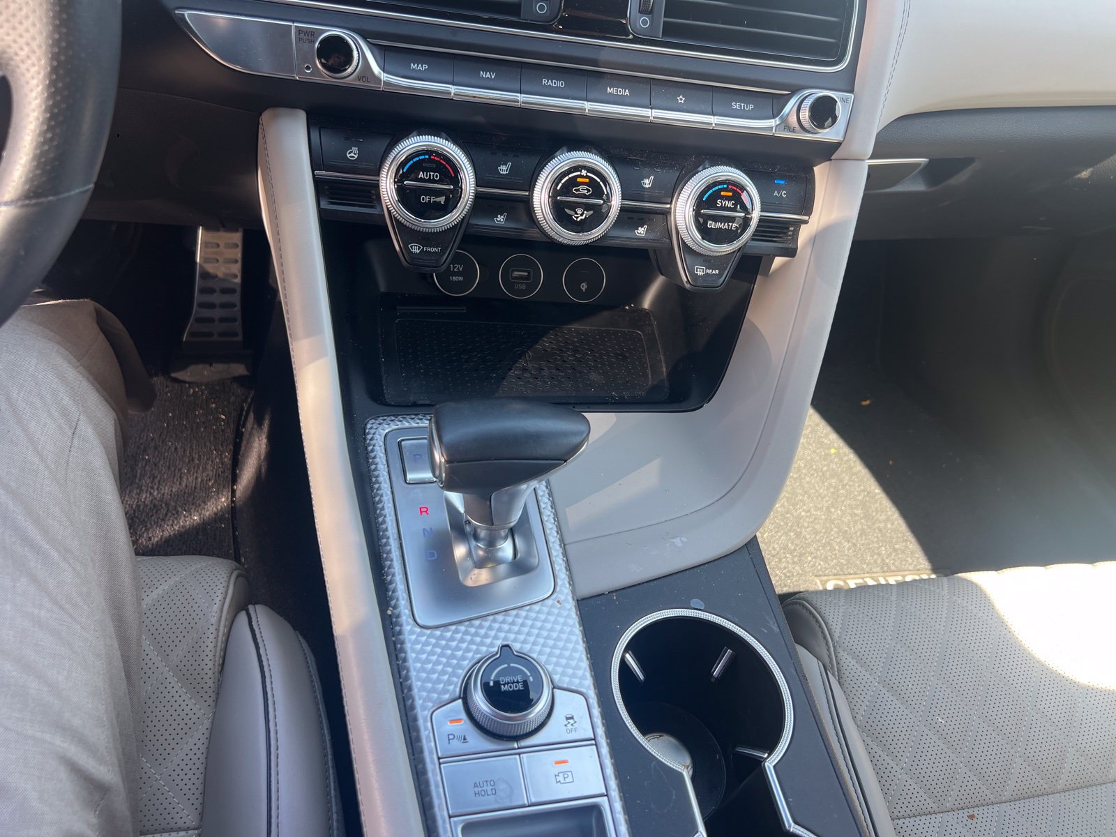 Used 2023 Genesis G70 3.3T w/ Sport Prestige Package RWD image 18