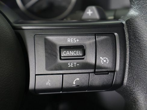 Used 2024 Nissan Pathfinder S image 41