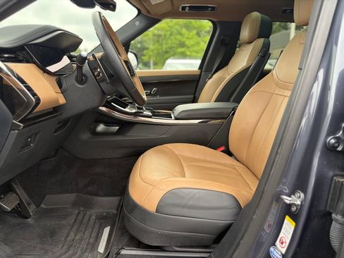 Used 2025 Land Rover Range Rover Sport Dynamic SE AWD/4WD image 25