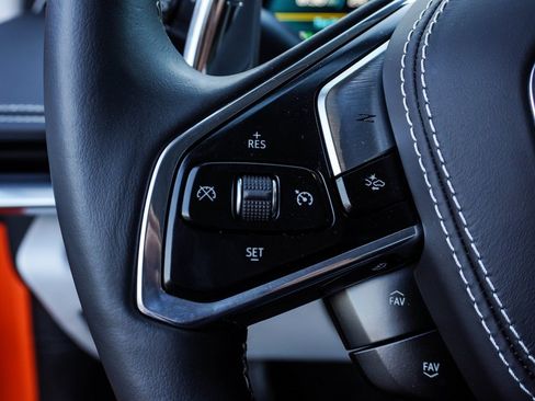 Used 2024 Chevrolet Corvette Stingray Premium Conv w/ Z51 Performance Package image 35