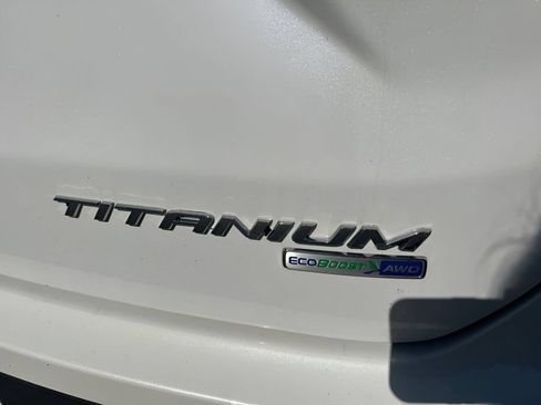 Used 2020 Ford Edge Titanium AWD/4WD image 8