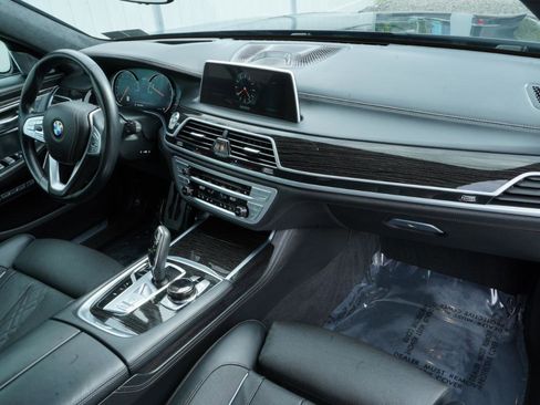 Used 2017 BMW 750i RWD image 70