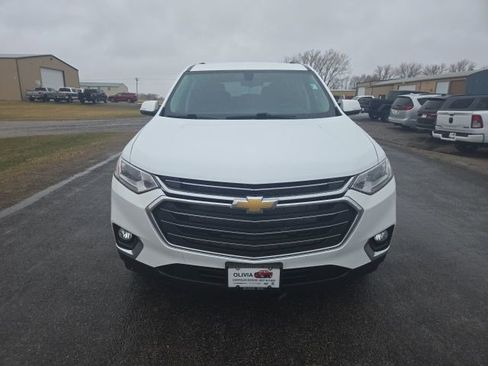 Used 2020 Chevrolet Traverse LT image 2