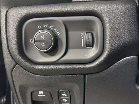 New 2026 RAM 1500 4x4 Crew Cab image 10