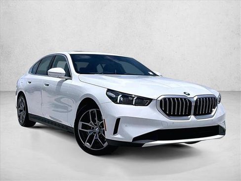 Used 2026 BMW 530i RWD image 12