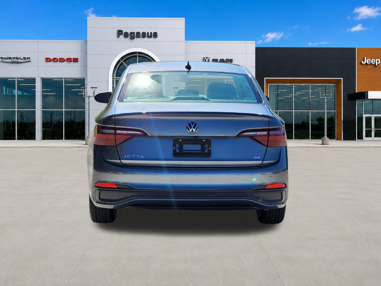 Used 2024 Volkswagen Jetta SE FWD image 8