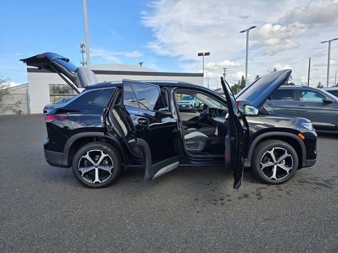 New 2025 Volkswagen Tiguan SE image 13