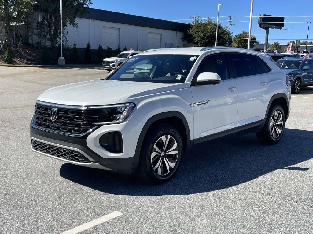 Certified 2026 Volkswagen Atlas Cross Sport SE FWD image 2