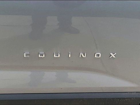Used 2026 Chevrolet Equinox LT FWD image 11