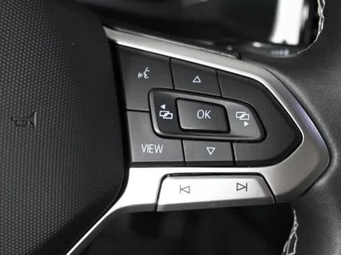 Certified 2022 Volkswagen Atlas Cross Sport SE w/ Panoramic Sunroof Package image 23