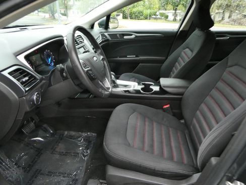 Used 2016 Ford Fusion SE w/ Equipment Group 201A image 9