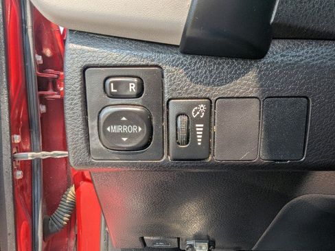 Used 2019 Toyota Corolla LE w/ Body Protection Package FWD image 16